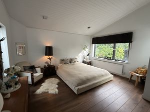 Bedroom- click for photo gallery